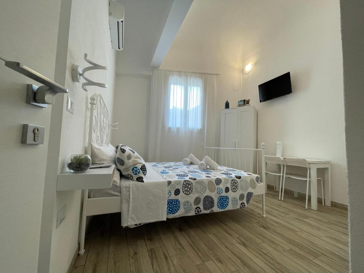 White Shell Rooms Accomodation Fast Check-In Alghero Exterior foto