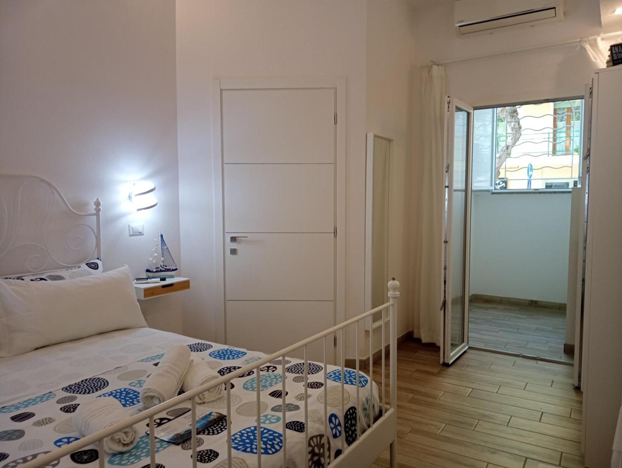 White Shell Rooms Accomodation Fast Check-In Alghero Exterior foto